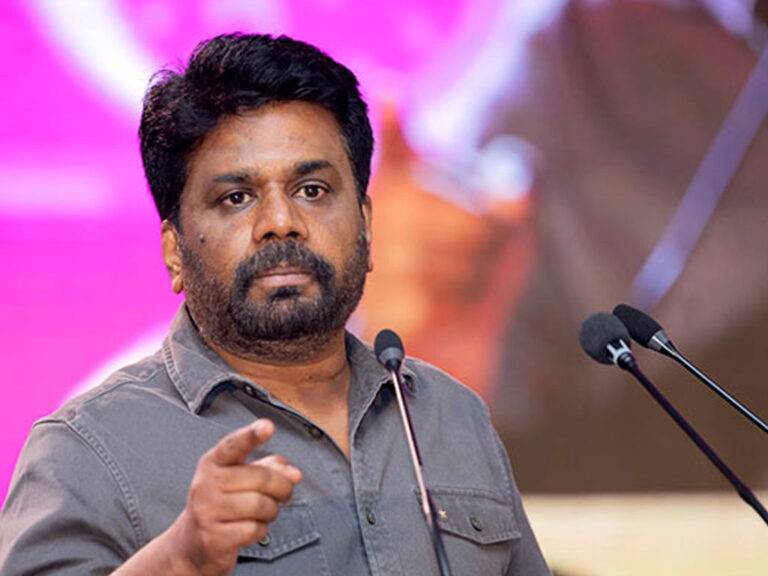 රනිල්,සජිත් සහ ඩලස් සමඟ අනුරත් පිටියට !(VIDEO)