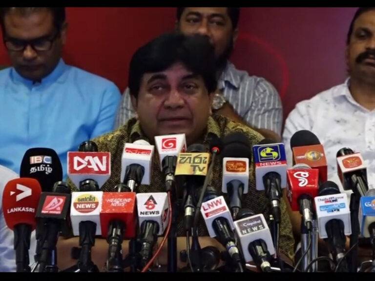 පස්සේ දොරෙන් ආවත් රනිල්ට නිවැරදි වෙන්න තිබුණ අවස්ථාව නැති කරගත්තා – ඩිලාන් (VIDEO)