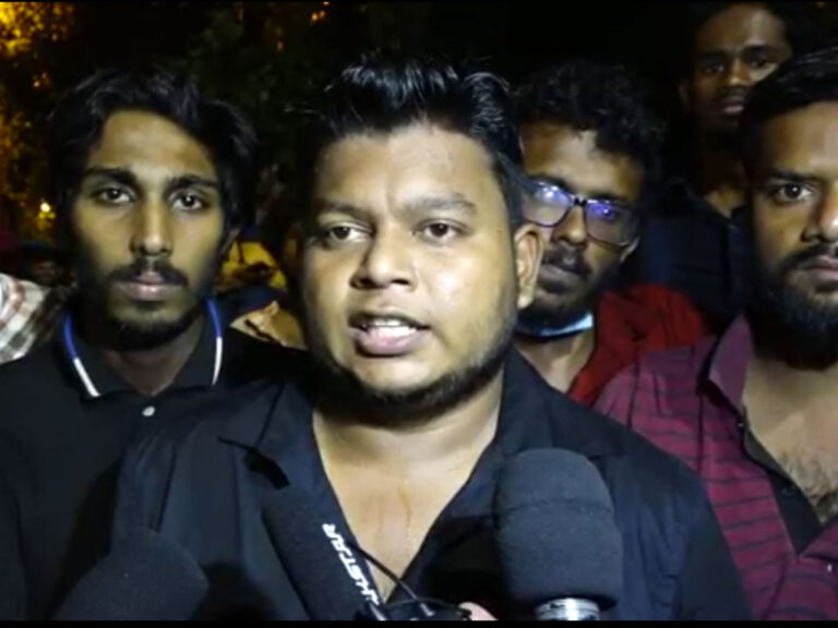 ජනාධිපති මන්දිරය ඉදිරිපිට අන්තරය කඳවුරු බඳියි! (VIDEO)