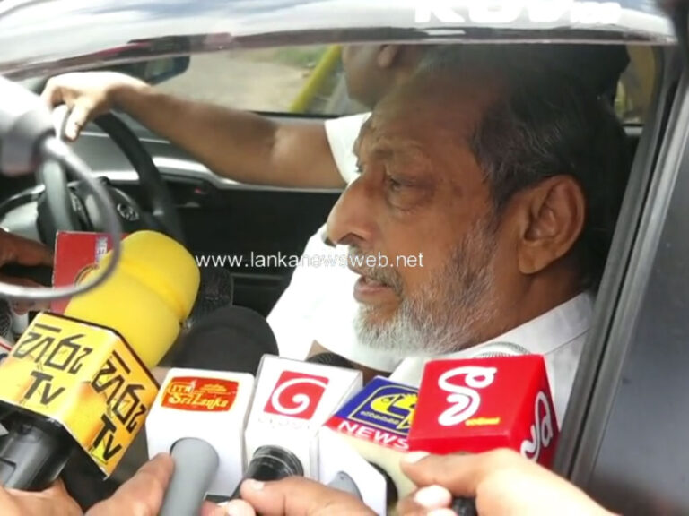 අපිට දෙනවා කියපු අයත් දීලා නෑනේ.සජිත්ගේ විපක්ෂ නායකකමටත් ප්‍රශ්නයක් වෙන්න පුළුවන් – වාසු (VIDEO)