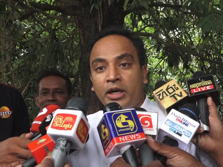 රාජපක්ෂලා නැවත රජ වුණා! (VIDEO)