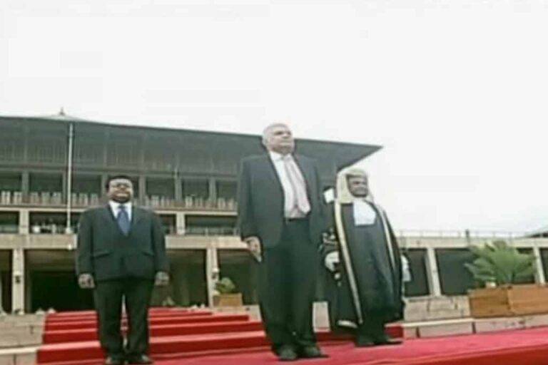 නව ජනපති රනිල් දිවුරුම් දෙයි !
