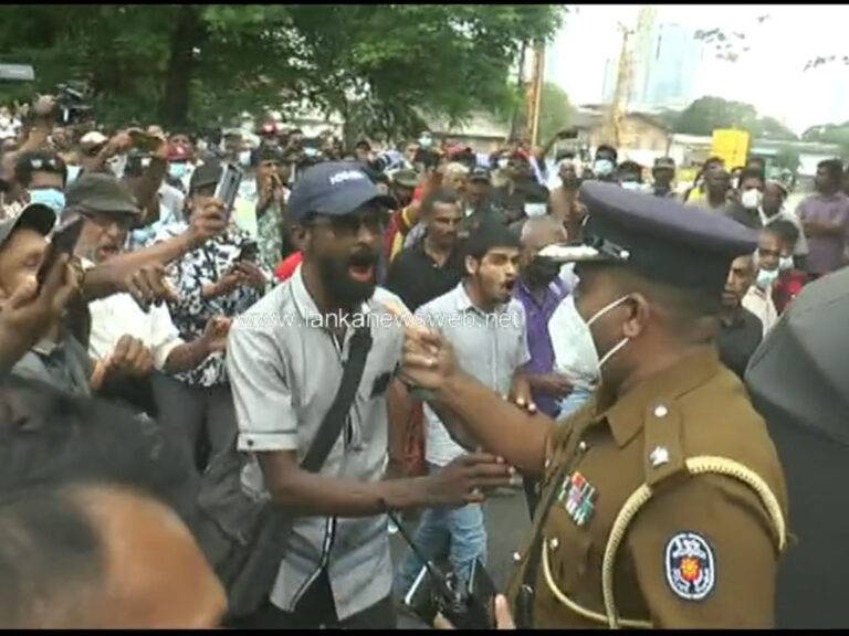 පොලීසියටත් හූ තියා ඇරඹු අන්තරේ පාගමන – අතරමඟදීම කඳුළු ගෑස් (VIDEO)