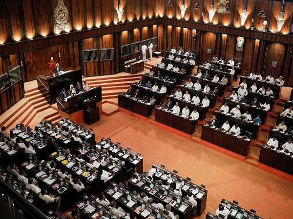 අයවැයට විරුද්ධ වූ 05 දෙනා කවුද ?