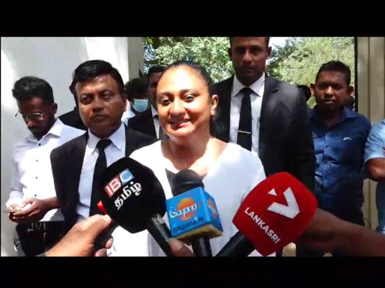 පොලීසියේ සමහරක් ලොකු මහත්වරුන්ට මේ අරගලය වහක්! (VIDEO)