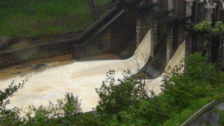 ඉහල කොත්මලේ ජලාශයේ වාන් දොරටු දෙකක් තවදුරටත් විවෘත කරයි