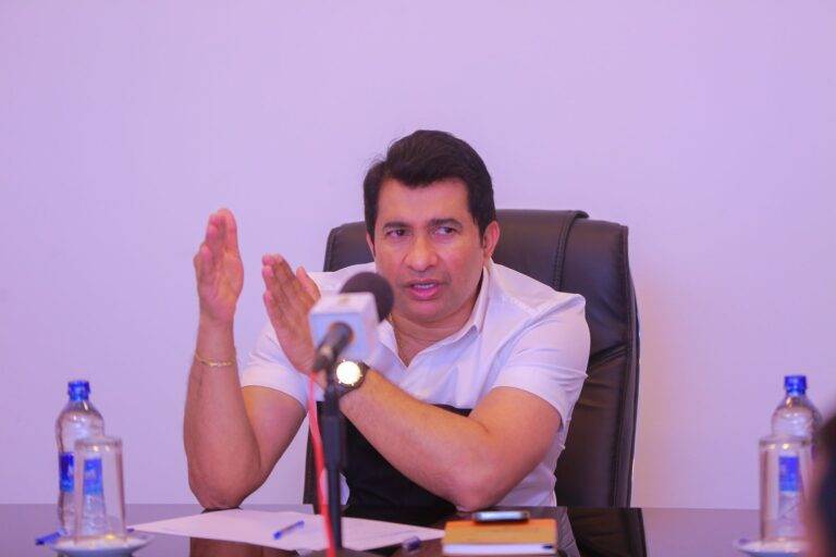 රොෂාන්ගෙන් අර්ජුනගේ හඩ එයි?