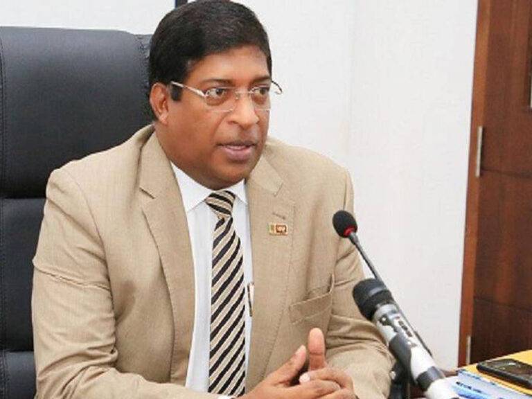 බෝර්ඩ් ලෑලි උස්සගෙන රටක් හදන්න බැහැ – රවී