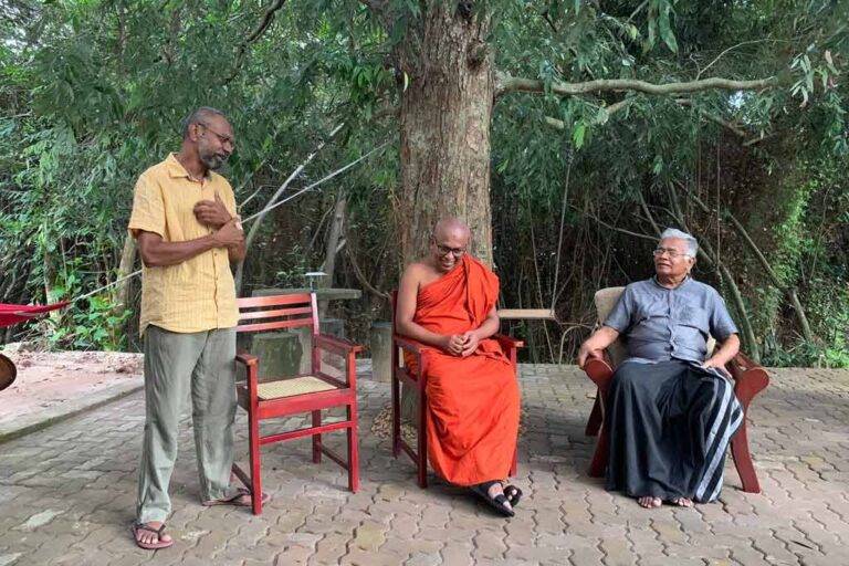 ධර්මසිරි බණ්ඩාරනායක නිර්මාණ ඇගයීමේ සුහද කතා බහක් ….