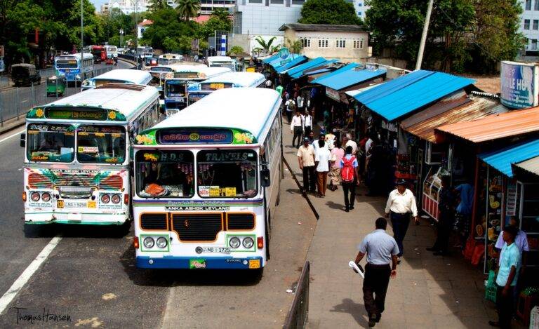 අද මධ්‍යම රාත්‍රියේ සිට දිවයින පුරා පෞද්ගලික බස් රථ ධාවනයෙන් ඉවත් වෙයි!