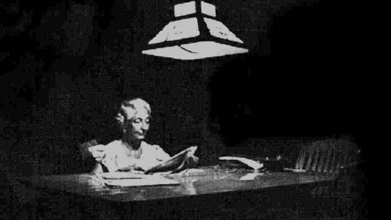 නිවී ගිය රතු සඳ එළිය – මහාචාර්ය පියසිලී විජේගුණසිංහ