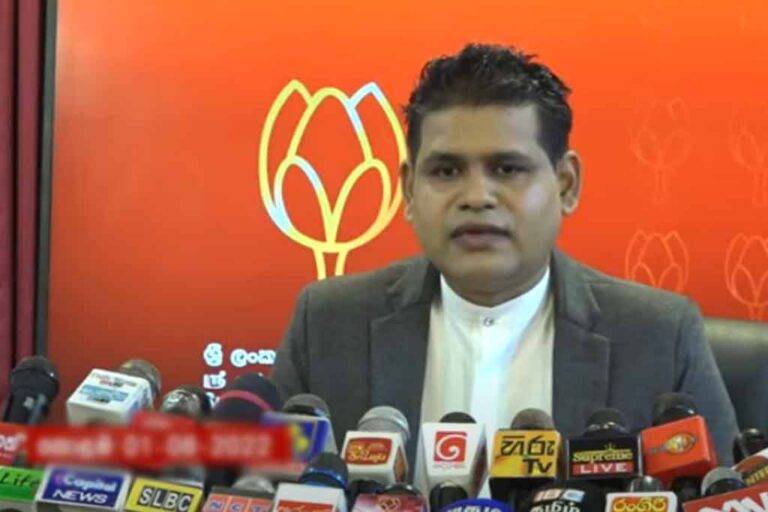 අපි රනිල්ට සහාය දුන්නේ අපේ මන්ත්‍රීවරුන්ගේ රැකවරණය පතා නෙවෙයි – පොහොට්ටුව (VIDEO)
