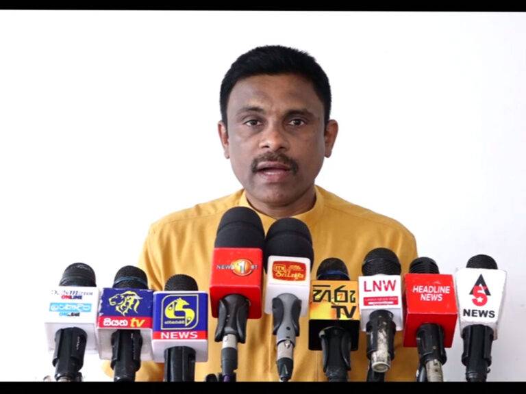 රාජ්‍ය ඇමතිවරු මිලියන 800ක් වියදම් කරන ගමන් ලක්ෂ 4ක් ඉතිරි කරන හැටි! (VIDEO)