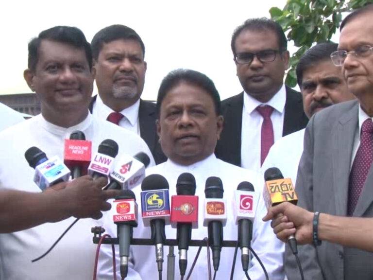 ඩලස්ගේ කෝපය විපක්ෂයේ 113 සම්පූර්ණ කරයිද?