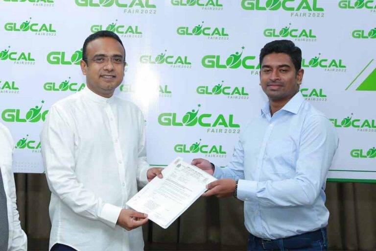 නීත්‍යානුකූලව ඩොලර් එවන රටවිරුවන්ට වාහන බලපත් නිකුත් කිරීම ඇරඹේ !