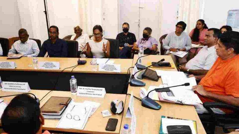 “විවිධත්වයට ගරු කරමු. හිංසනය බැහැර කරමු” – විපක්ෂ නායකවරයා සමරිසි ප්‍රජාව හමුවෙයි!