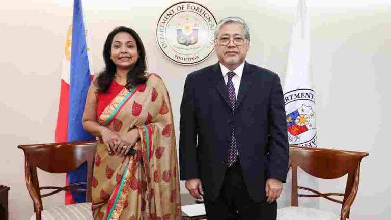 තානාපති ශෝබිනි ගුණසේකර පිලිපීනයේ විදේශ කටයුතු ලේකම් හමුවට
