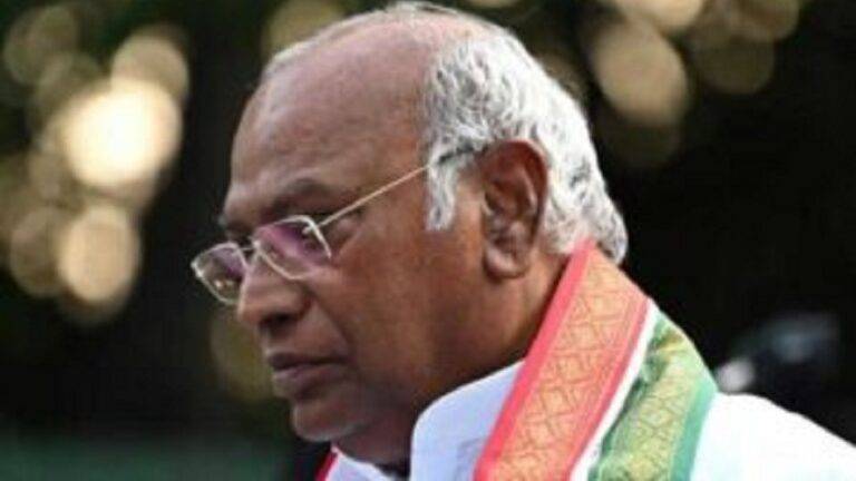 වසර 24කට පසු ඉන්දීය කොන්ග්‍රසයට නේරු-ගාන්ධි පවුලෙන් පිට සභාපතිවරයෙක්