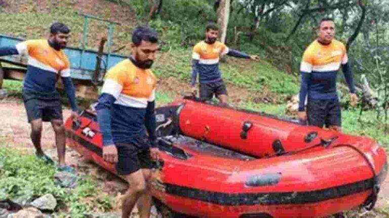අයහපත් කාලගුණික තත්ත්වය මත පීඩාවට පත් ජනතාවට සහන සැලසීමට නාවික හමුදා සහන කණ්ඩායම් සීරුවෙන්