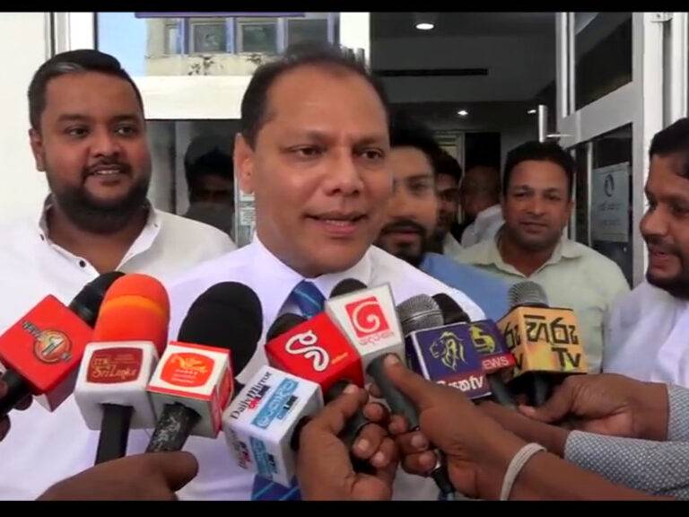 අපේ දෙපිට කාට්ටු වැඩ නැහැ – ආණ්ඩුවේ සිටින ශ්‍රීලනිප කණ්ඩායමට දයාසිරිගෙන් ප්‍රතිචාර (VIDEO)