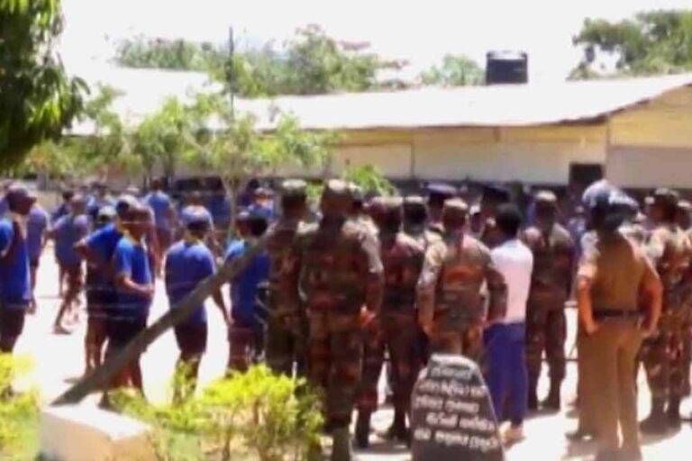 කන්දකාඩුවෙන් සේනපුර යැවූ රැඳවියන් පිරිසකුත් පැන ගිහින් !