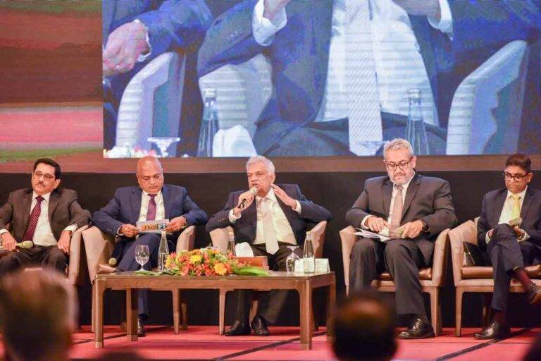 කර්මාන්ත හා නිෂ්පාදන තරගකාරිත්වයට මුහුණ දීමට ශ්‍රී ලංකාව සූදානම් කරනවා – ජනපති