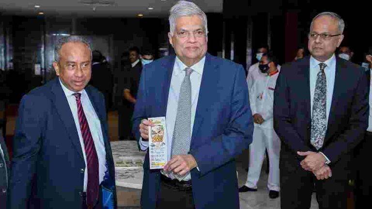 මහජන සම්පත පන්දහස් වන දිණුම් ඇඳීමට අදාළ පළමු ටිකට්පත ජනපතිට!