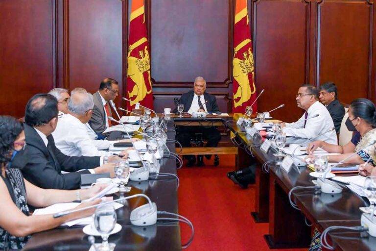 සිංගප්පූරු වෙළෙඳ ගිවිසුම කඩිනමින් ක්‍රියාවට නැංවීමේ අවශ්‍යතාව ජනපති අවධාරණය කරයි
