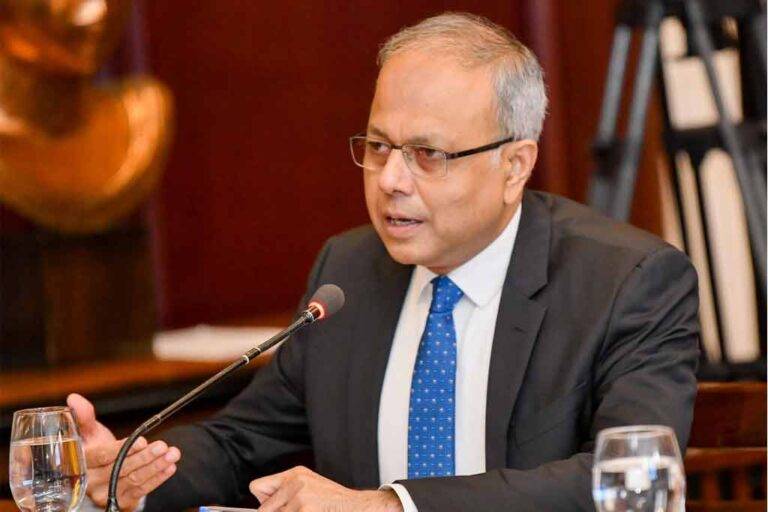 සමහරු බලා ඉන්නේ රට බංකොලොත් වෙනකල් – සාගල