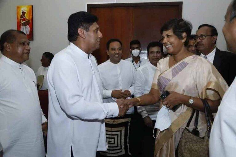 සමගි ජන සන්ධානයට එක්වුණේ නෑ – සුදර්ශනී ප්‍රනාන්දුපුල්ලේ