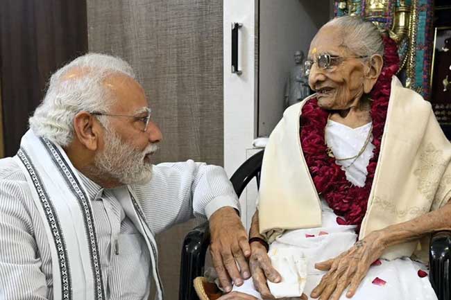 අගමැති මෝදී ගේ මවගේ අභාවය ගැන ශ්‍රී ලංකා මහාබෝධි සංගමයේ ශෝකය!