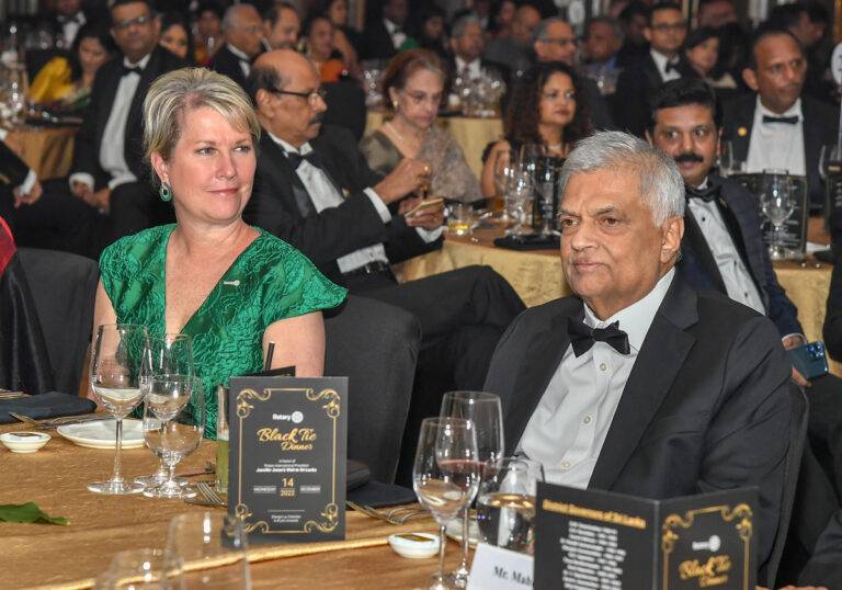 ශ්‍රී ලංකාවේ ආර්ථිකය ගොඩනගන රජයේ ක්‍රියාදාමයට එක්වන්න : ජනපතිගෙන් රොටරි සමාජයට ආරාධනයක් !