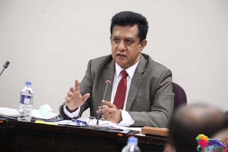 රට හමුවේ ඇති ප්‍රශ්න විසදිය හැක්කේ පරණ පවුල් දේශපාලනයට හෝ හුදු විප්ලවීය කවි ගායනාවලට නොවේ – චරිත හේරත්