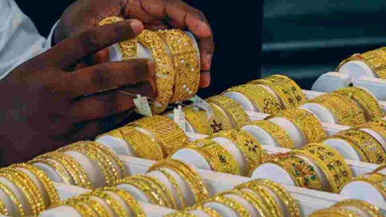 රන් ආභරණ උකස් කර ඇති පිරිසෙන් වැඩි දෙනෙකු මධ්‍යම පාන්තිකයින්…
