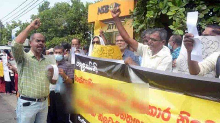 සංස්කෘතිය රැකගන්න නිලධාරීන් පාරට!