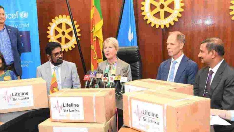 රොටරි සමාජයෙන් ගර්භණී මව්වරුන්ට හා දරුවන්ට අවශ්‍ය ඖෂධ ප්‍රදානය කෙරේ!