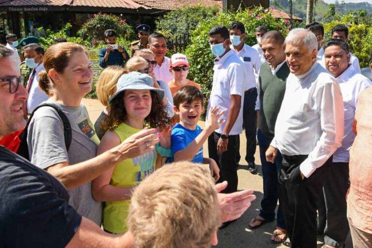 ඇල්ල සංචාරක කලාපය සුවිසල් සැලැස්මක් යටතේ සංවර්ධනයට – ජනපතිගෙන් උපදෙස්