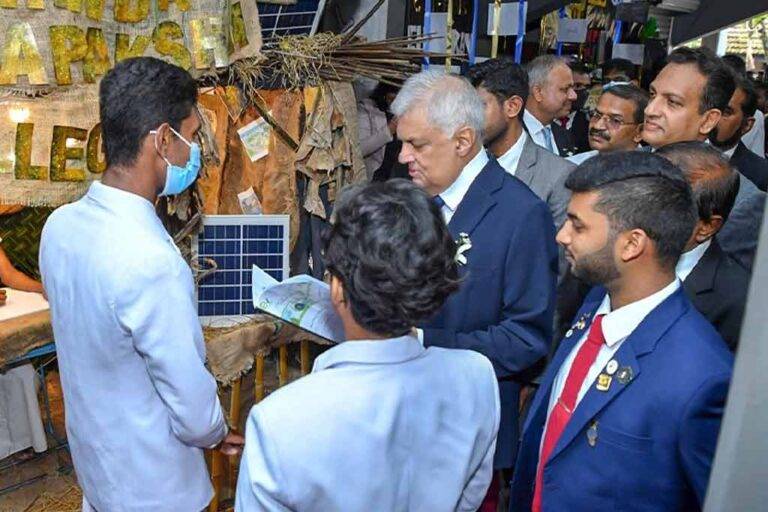 අප තීරණ ගත යුත්තේ අද ගැන සිතා නොව තවත් වසර 25ක ඉදිරිය ගැන සිතා – ජනපති
