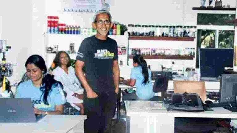 රෝද හතරෙන් බැස පාපැදියෙන් ජීවිතය ජයගත් යසස්…