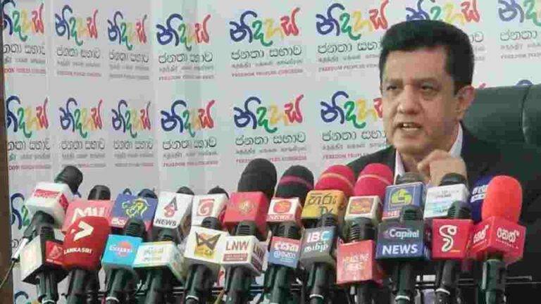 මමයි රජා න්‍යායෙන් මිදෙමු – චරිත කියයි.