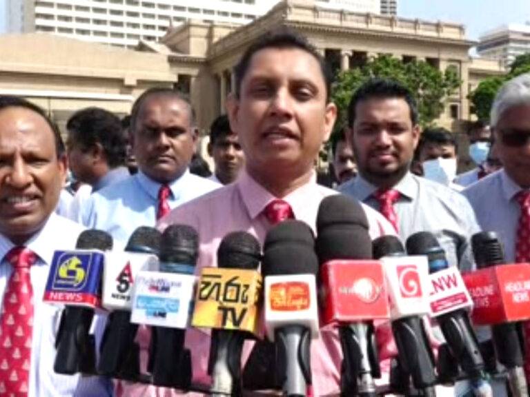 සංශෝධිත බදු පනතට එරෙහිව වෛද්‍යවරු කළු සතියක් නම් කරයි! (VIDEO)