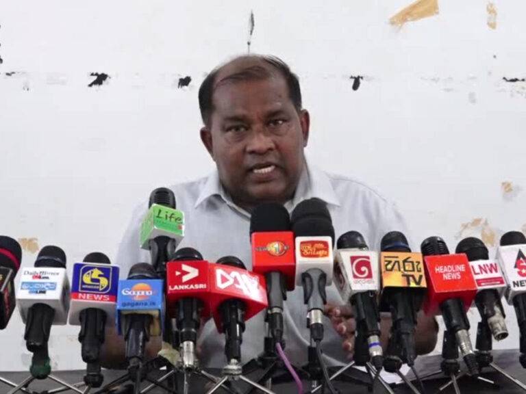දීමනාව වැඩි නොවුණත් ගුරු විදුහල්පතිවරු දරුවන් වෙනුවෙන් රාජකාරියේ ! (VIDEO)