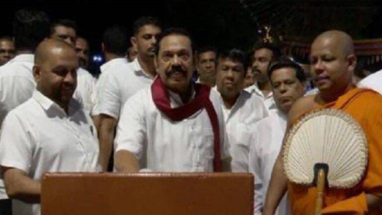 කතරගම කිරිවෙහෙර අභියස පවත්වන පරිත්‍රාණ ධර්ම දේශනය මහින්ද රාජපක්ෂගේ ප්‍රධානත්වයෙන් ..