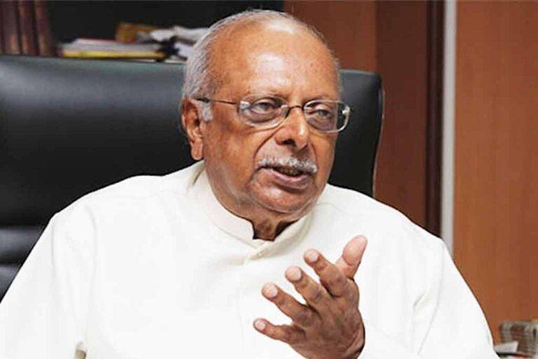 තිස්ස විතාරණව පක්ෂ ලේකම් තනතුරෙන් පන්නයි !