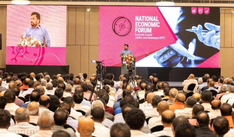 මේ අර්බුදයේ පතුලේ තිබෙන සාධකය අපේ රටේ දේශපාලන සංස්කෘතියයි