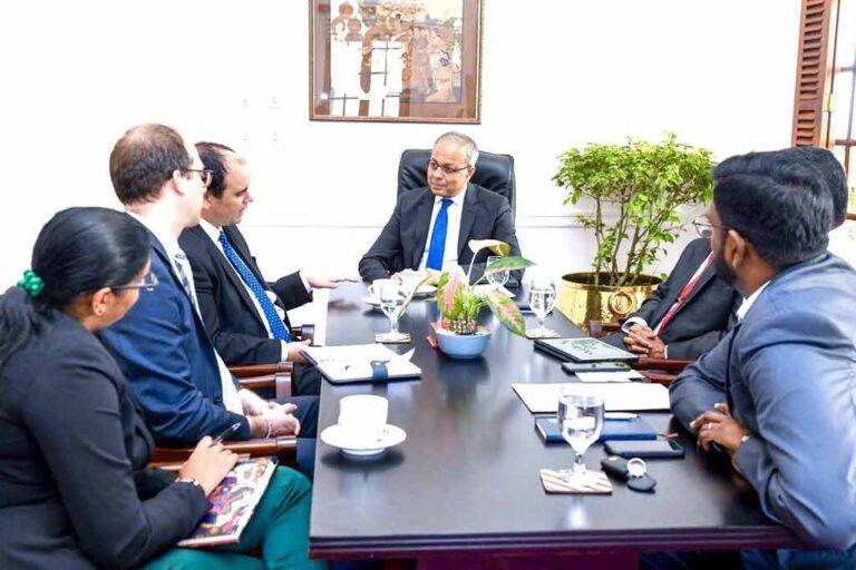 නවසීලන්ත මහකොමසාරිස්වරයා සහ ජනාධිපති කාර්ය මණ්ඩල ප්‍රධානී සාගල අතර හමුවක්