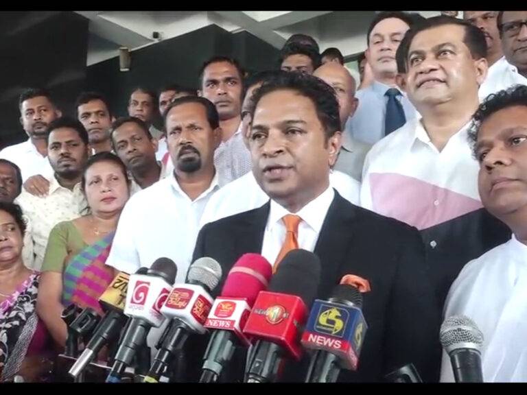 සමාජ මාධ්‍යයේ නැති වුණත් ජනතා හදවත්වල තාමත් ඉන්නේ පොහොට්ටුව! (VIDEO)