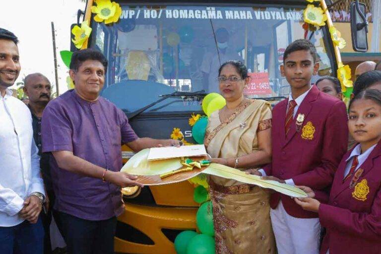 බොරු කයිවාරු එපා, පුළුවන් නම් විපක්ෂයේ සිට වැඩ කර පෙන්වන්න – සජිත්ගෙන් ප්‍රසිද්ධ අභියෝගයක්