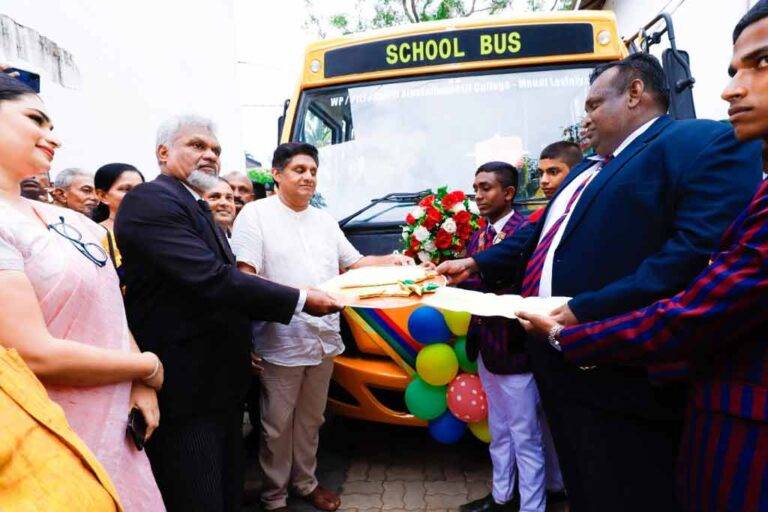අපිට මඩ අපහාස එපා, වැඩවලින් ගහන්න. ඒක ජනතාවට කරන සේවයක් වේවි – සජිත් (VIDEO)
