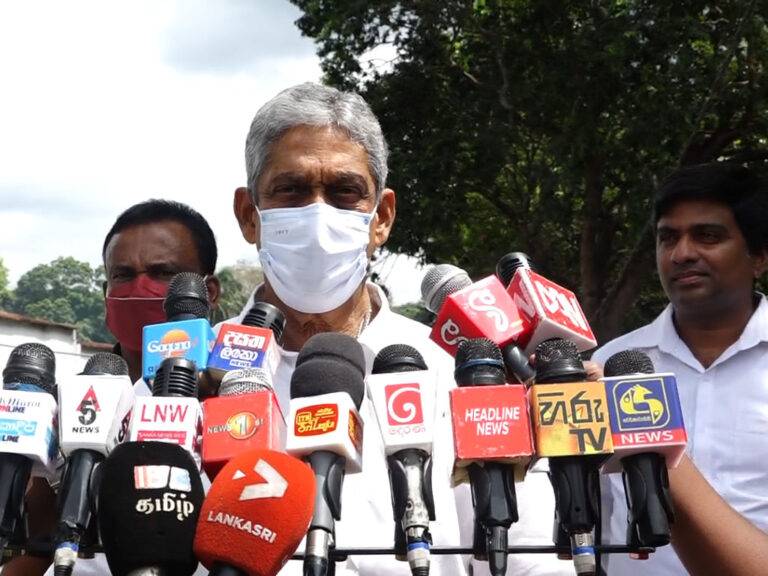 එකපාරක් විරුවෙක් ගෙනැල්ලා ඇනගත්තා – නැවත ඒ වැරැද්ද නම් කරන්න එපා (VIDEO)